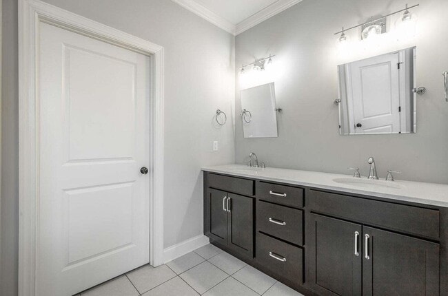 Building Photo - 5038 Shelterwood Dr NE