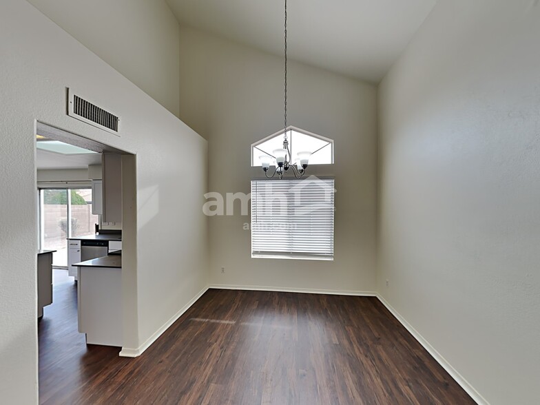 Building Photo - 8621 W Windsor Ave