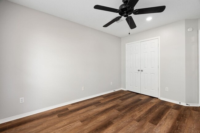 Building Photo - 7120 Blackjack Dr