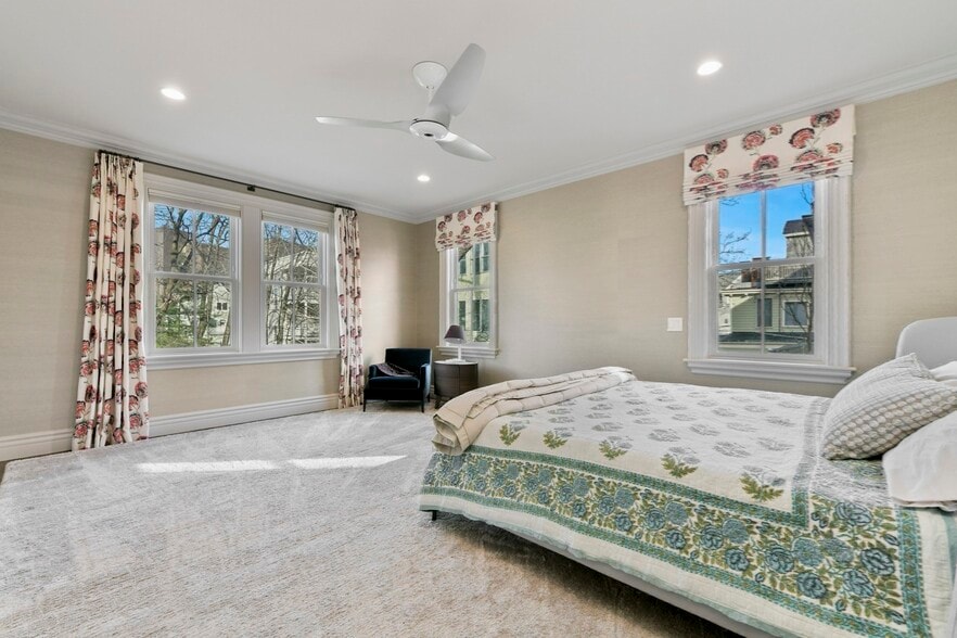 Building Photo - 13 Greenough Ave