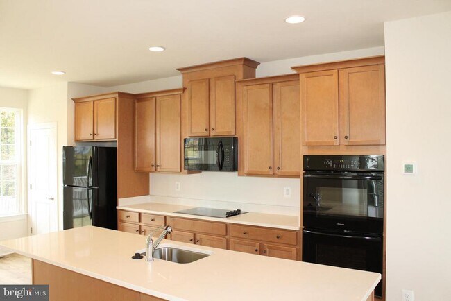 Building Photo - 10665 Hinton Wy