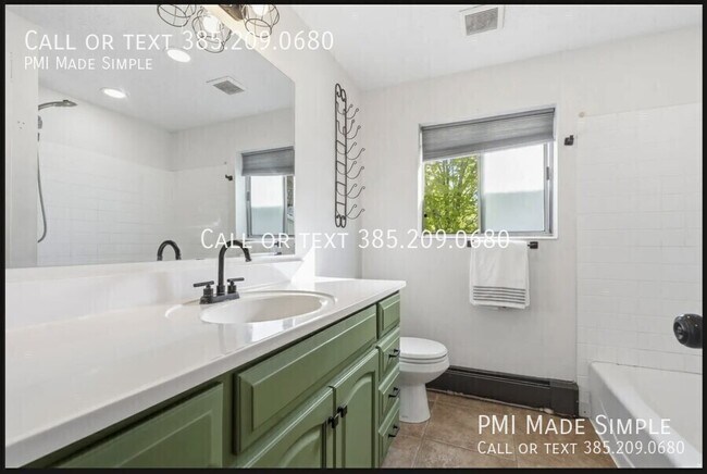 Building Photo - 1438 Trinnaman Ln