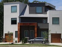 Building Photo - 927 13th Ave S