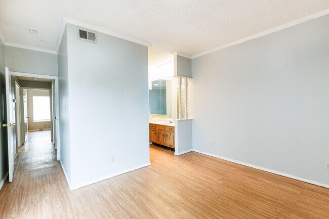 Building Photo - 7405 Avenue X