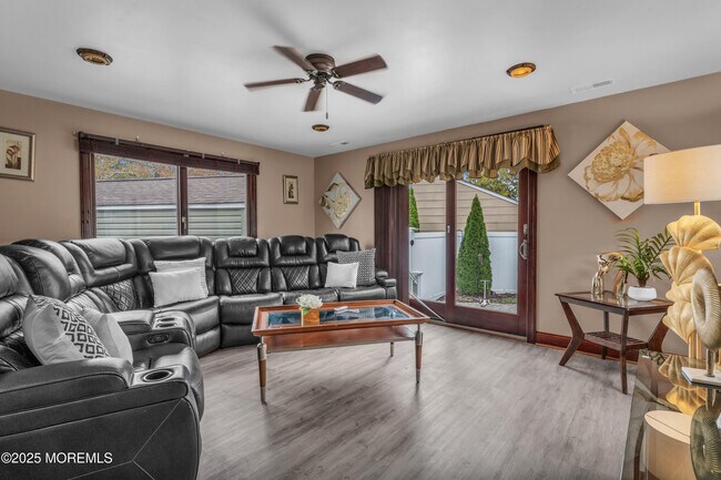 Building Photo - 803 Ocean Gate Dr