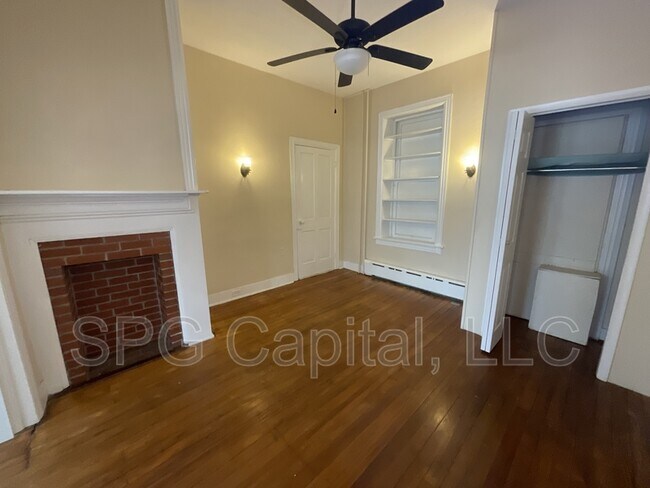 Building Photo - 104 N Main St