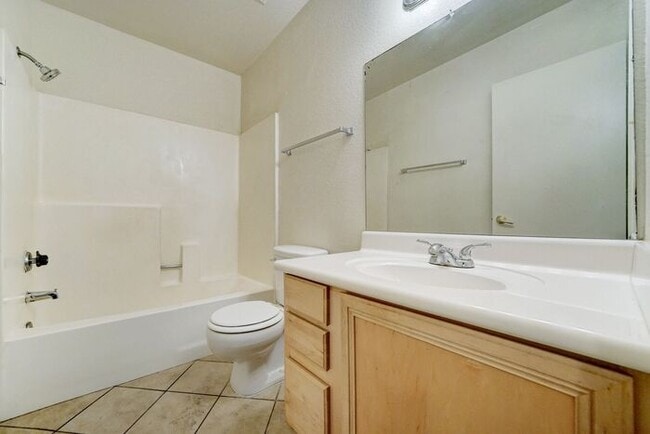 Building Photo - READY TO VIEW NOW! -FIRST MONTH RENT FREE-...