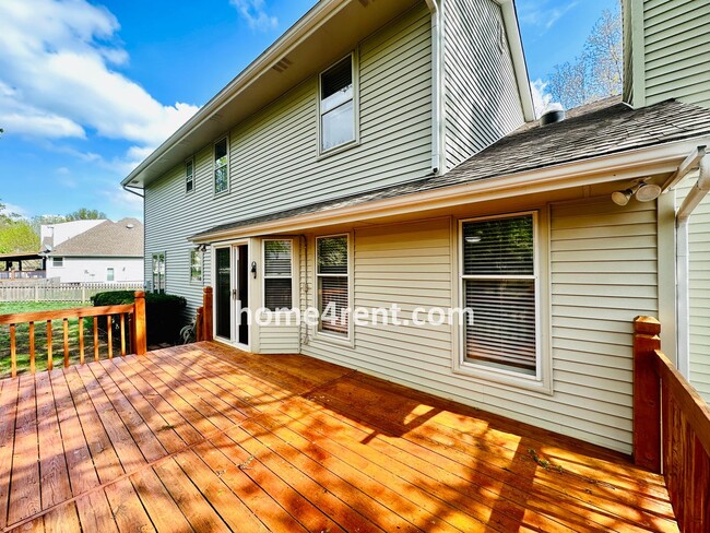 Building Photo - Wonderful Belton Home w/ Wood Floors, Finished Basement and Fenced Yard!