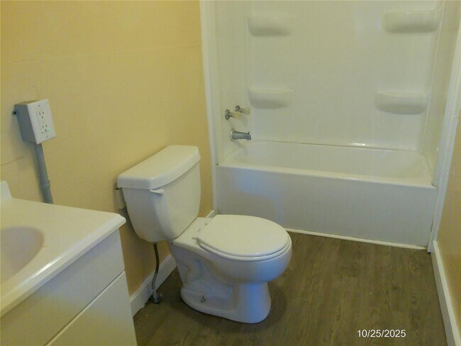 Building Photo - 1235 Laurel St