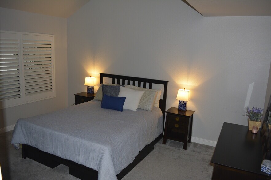 Building Photo - 1244 Valley View Rd