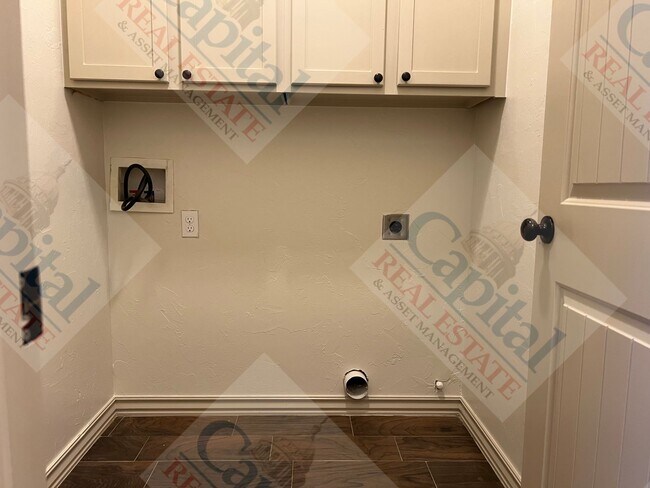Building Photo - 20630 Frontier Pl
