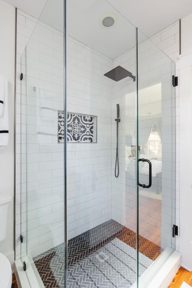 Building Photo - 56 Gadsden St