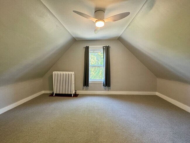 Building Photo - 3BD/1.5BA South Portland Single Family Home!! W/D In-Unit & Storage in Basement & Shed! Available...