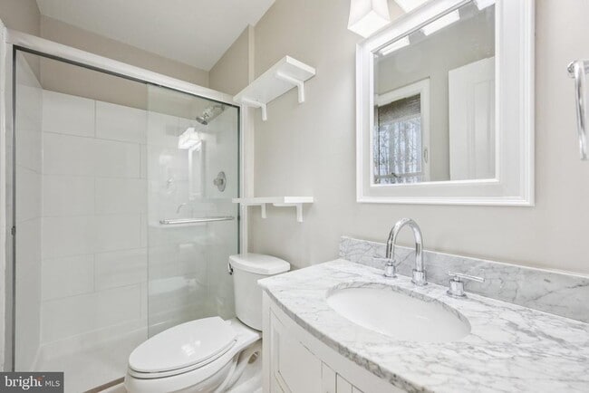 Building Photo - 7849 Briardale Terrace