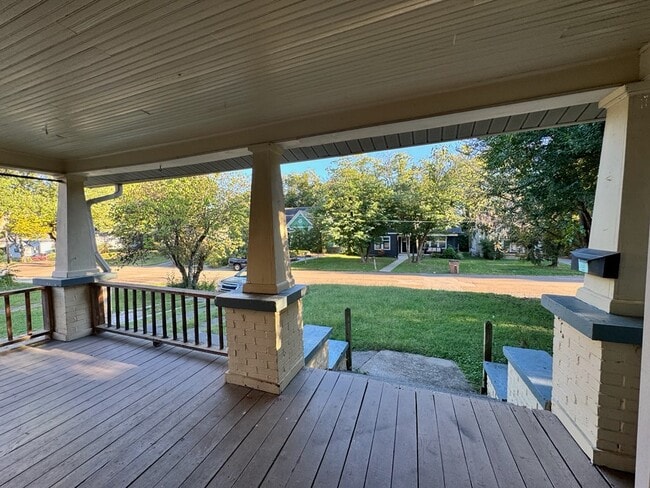Building Photo - 617 Hiawassee Ave