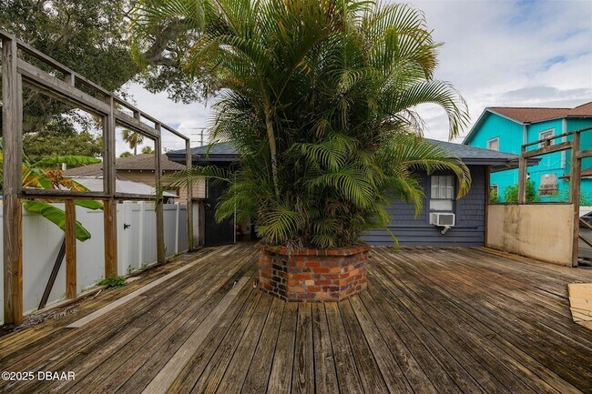 Building Photo - 121 Bellevue Ave