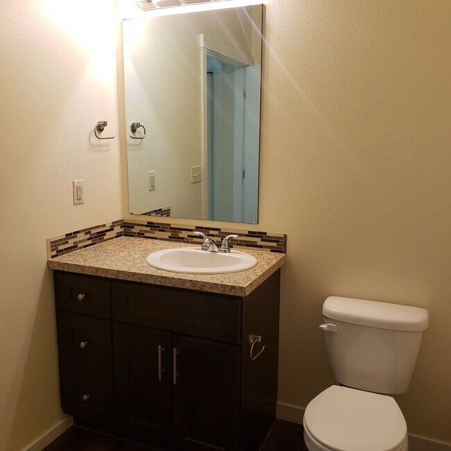 Building Photo - SAW1530A