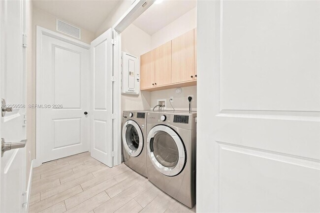 Building Photo - 23206 SW 108th Ave