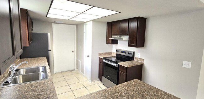 Building Photo - 872 Aspenwood Cir