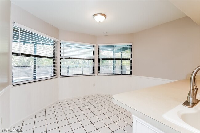 Building Photo - 3802 SW 7th Ave