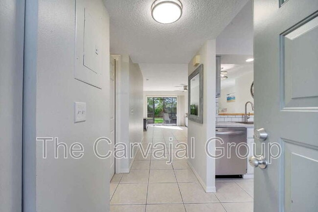 Building Photo - 2404 Gallery View Dr