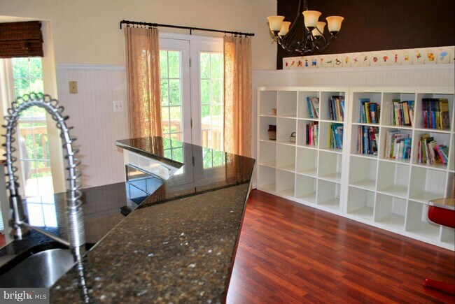 Building Photo - 44118 Tippecanoe Terrace