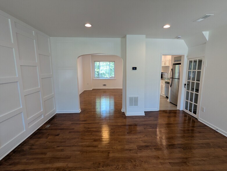 Building Photo - 2502 Park Heights Ter