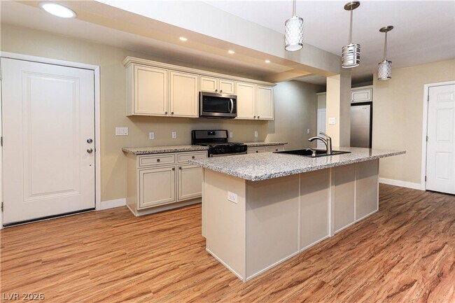 Building Photo - 2100 Santa Ynez Dr