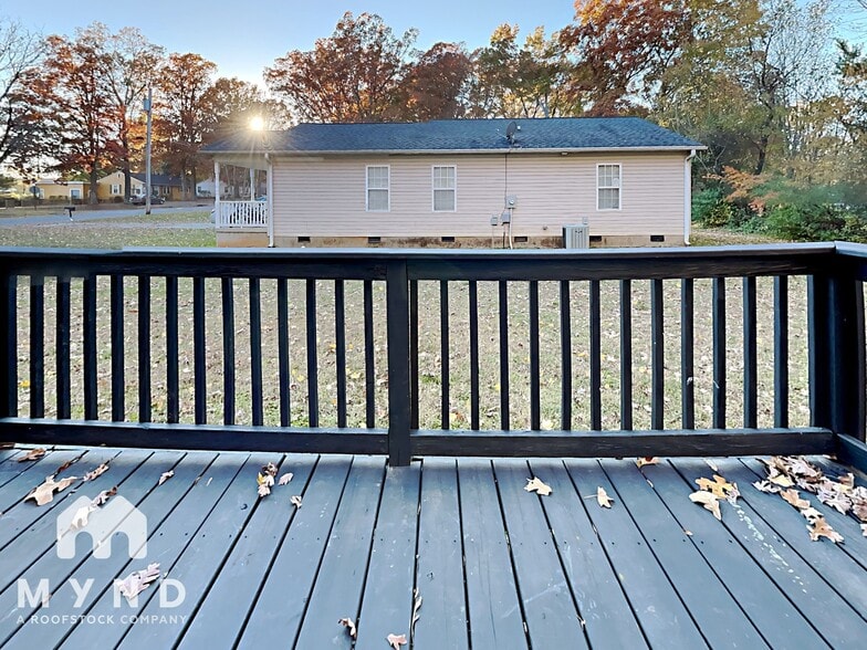 Building Photo - 1334 Reid St