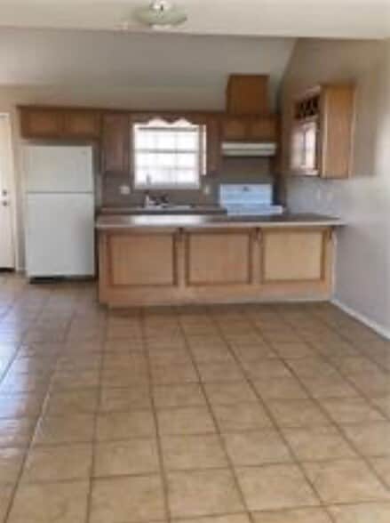 Building Photo - 703 La Mancha Dr