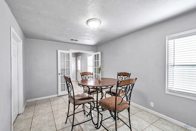 Building Photo - 3519 N Northstar Ave