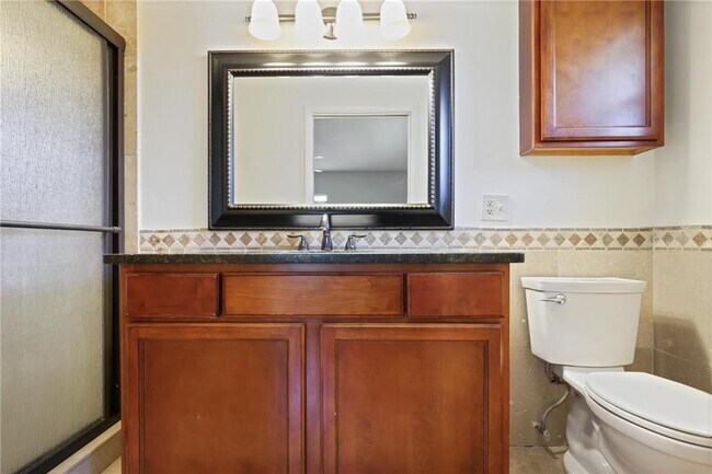 Building Photo - 2311 Robin Ln SE