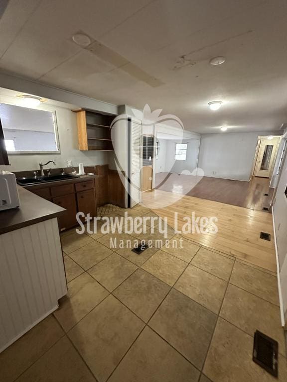 Building Photo - 121 Lakeside Dr