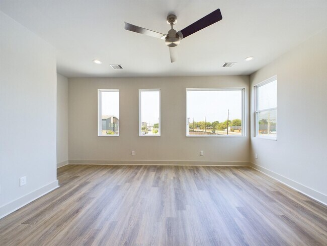 Building Photo - 5726 Rucio Ln