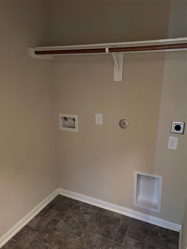 Building Photo - 284 Country Crossing Cir