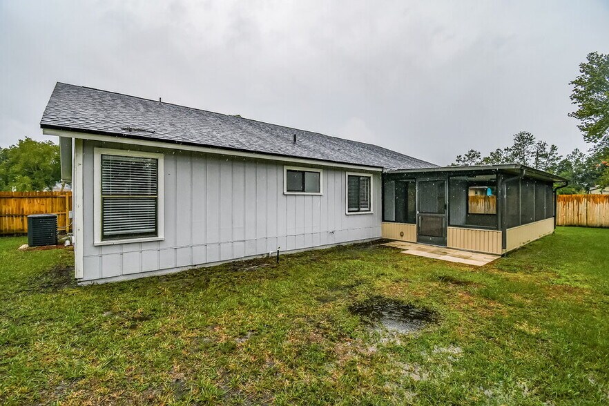 Building Photo - 3164 Sanderling Ct