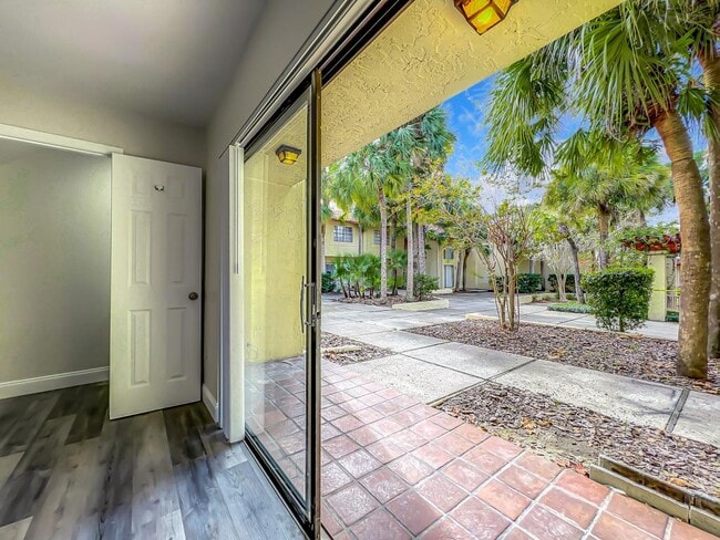 Building Photo - 10288 Turkey Lake Rd