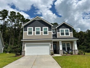 Building Photo - Perfect blend of luxury and comfort