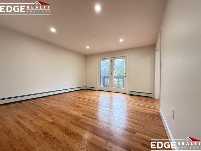 Building Photo - 19 Cottage St