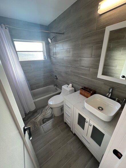 Building Photo - 3163 NW 29th St