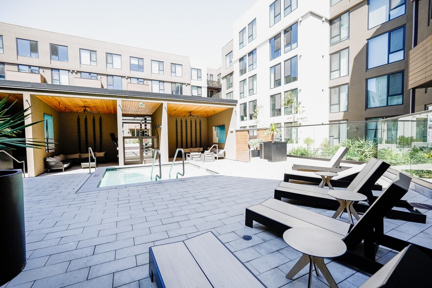 Building Photo - 260 Brooklyn Basin Wy