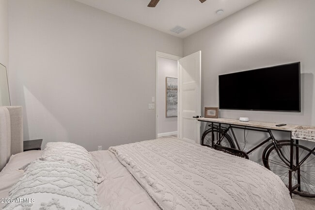 Building Photo - 267 W Amherst St