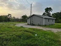 Building Photo - 141 County Rd 725