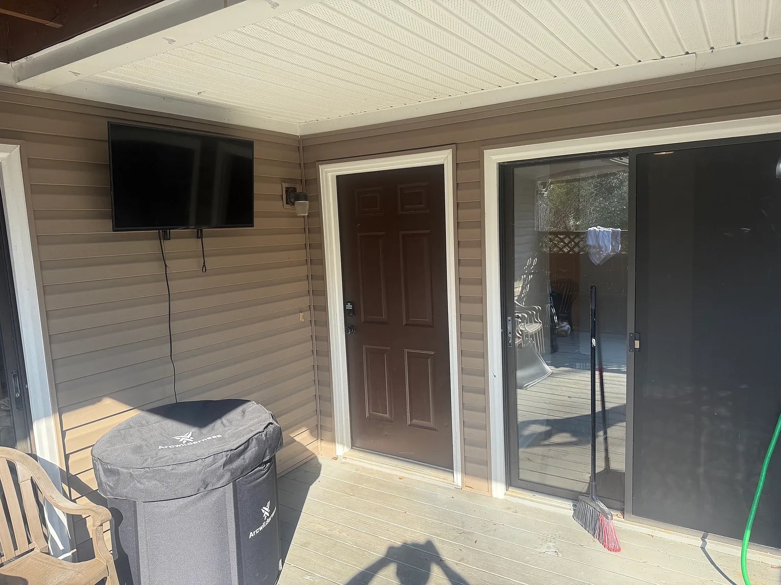 Building Photo - Room in Condo on Finley Forest Dr