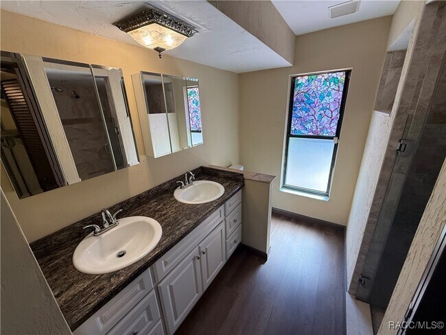 Building Photo - 3632 N Honeylocust Dr