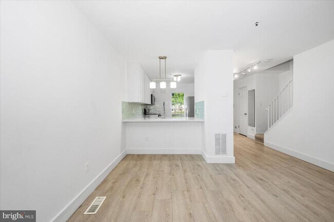 Building Photo - 16110 Hayshire Ct