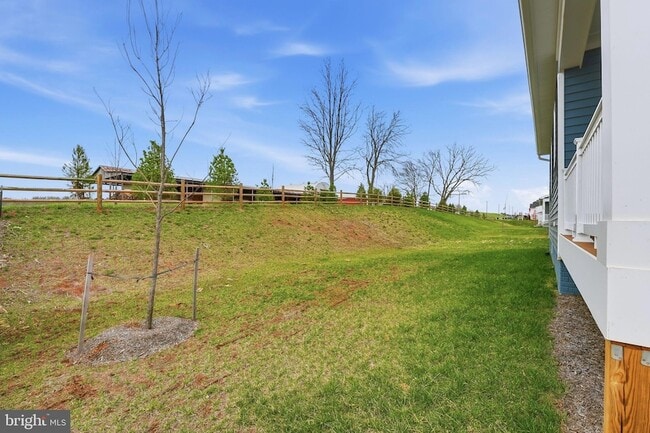 Building Photo - 615 Clover Ln