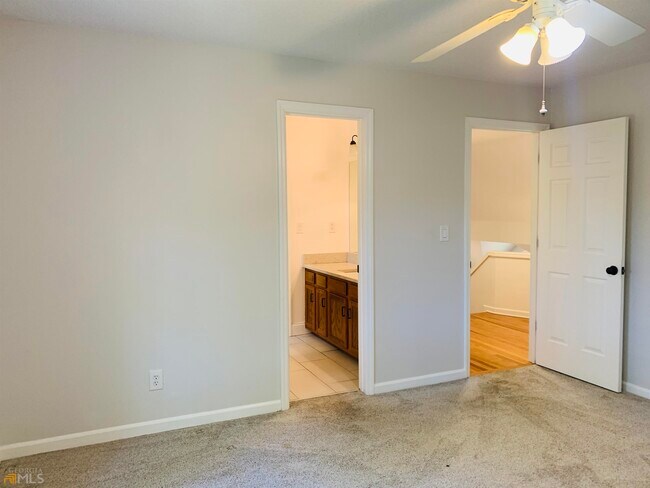 Building Photo - 210 Spring Forest Way