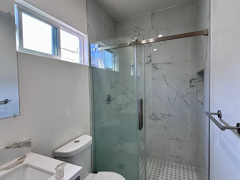 Building Photo - 9443 Lotus Dr