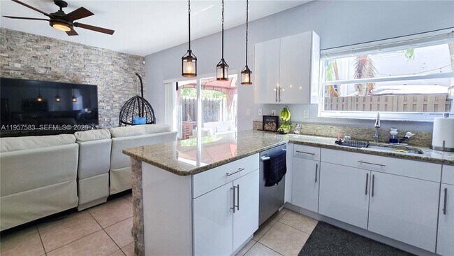 Building Photo - 5109 SW 141st Ave